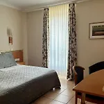 Victoria Hotel 3*
