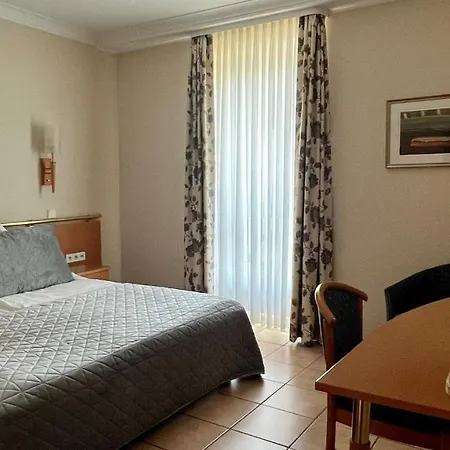 Garni An Der Eissporthalle Hotel 3*