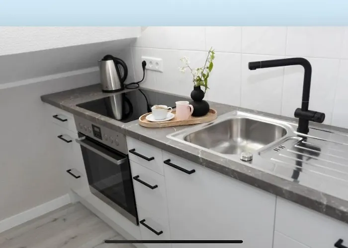 Victoria Ντίνσλακεν